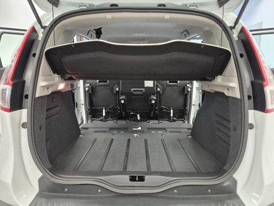 Renault Scenic E-Tech Electric 1.5 dCi 110CV Dynamique (11)