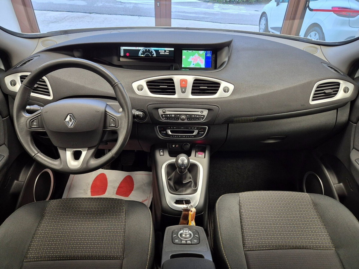 Renault Scenic E-Tech Electric 1.5 dCi 110CV Dynamique (14)