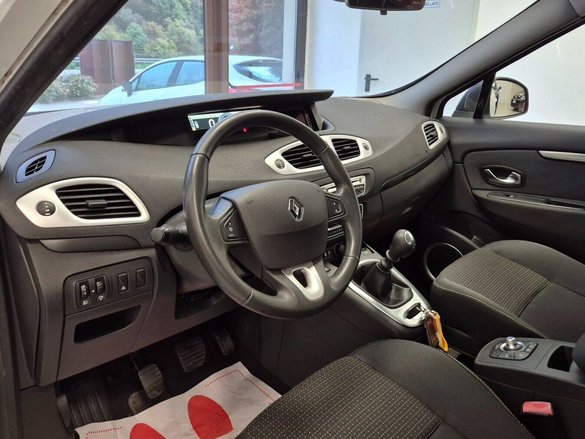 Renault Scenic E-Tech Electric 1.5 dCi 110CV Dynamique (5)