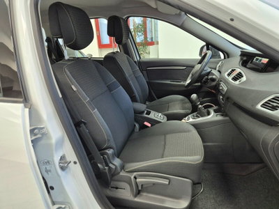 Renault Scenic E-Tech Electric 1.5 dCi 110CV Dynamique (7)