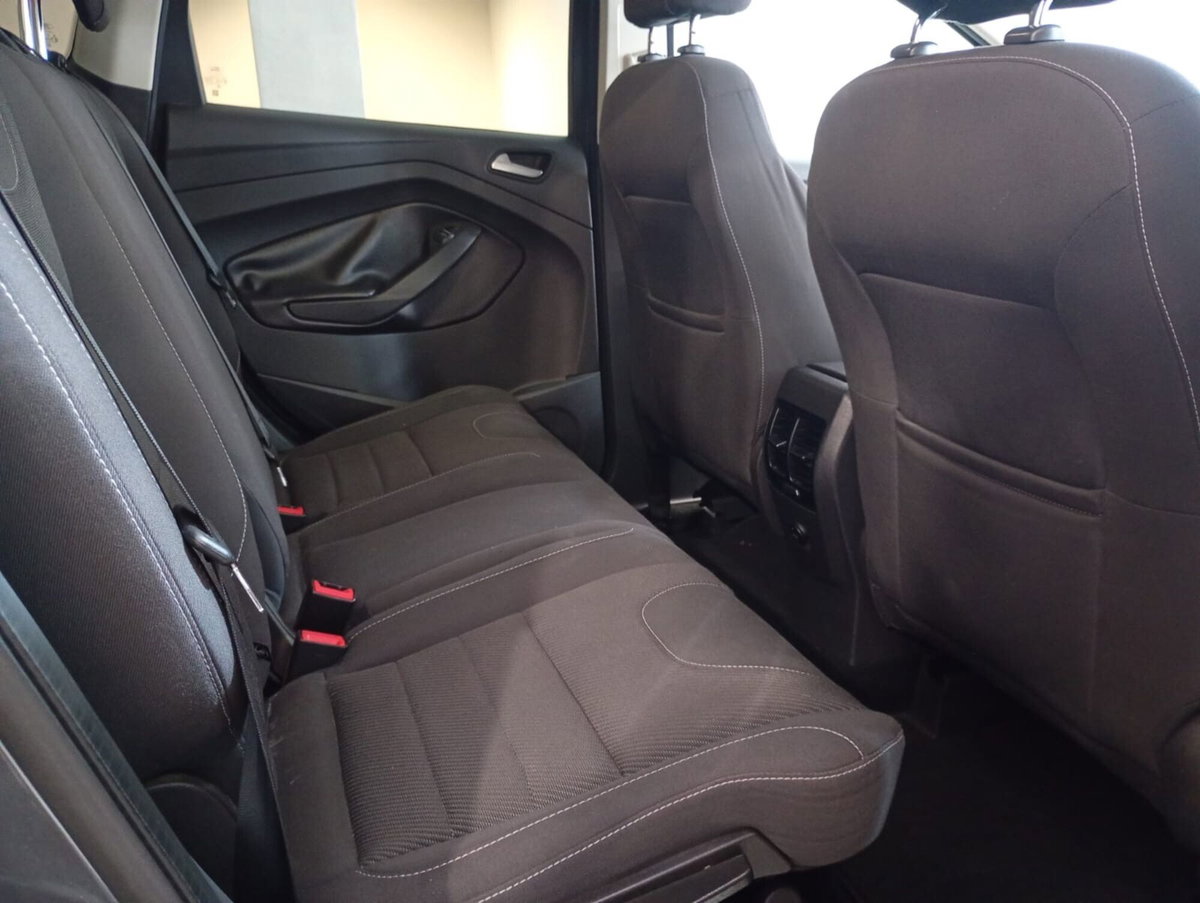 Ford Kuga 2.0 TDCI 120 CV S&S 2WD Titanium X (12)