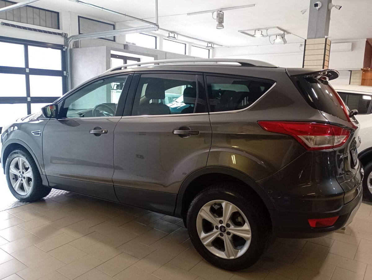 Ford Kuga 2.0 TDCI 120 CV S&S 2WD Titanium X (3)