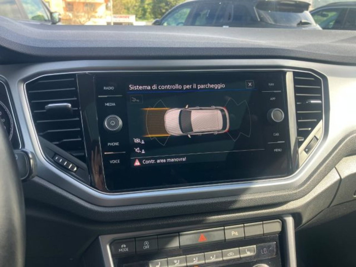 Volkswagen T-Roc 2.0 tdi R-Line 115cv (10)