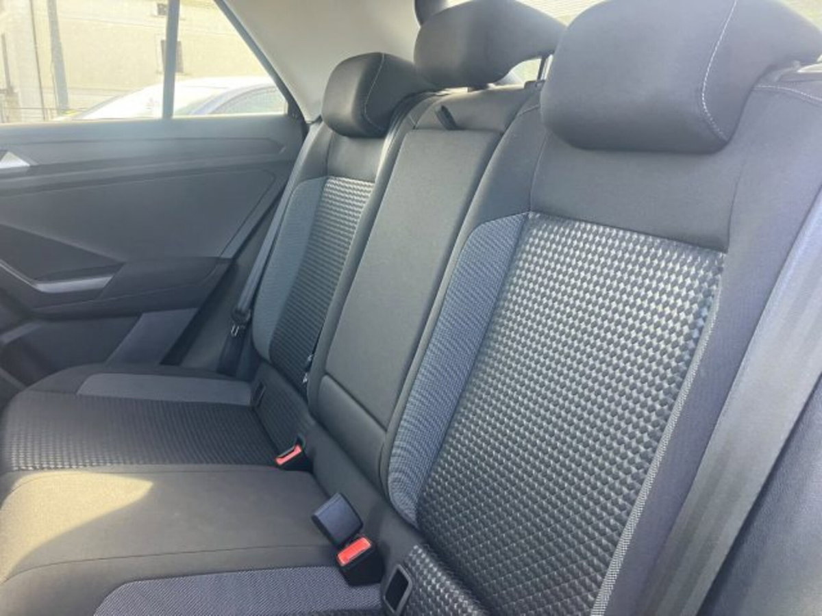 Volkswagen T-Roc 2.0 tdi R-Line 115cv (14)