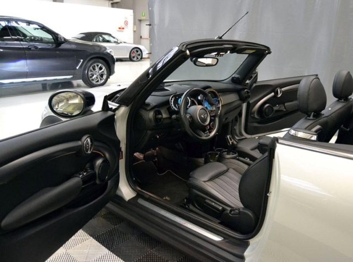 MINI Mini Cabrio 2.0 Cooper S Yours Cabrio (2)