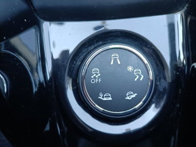 Peugeot 2008 120 EAT6 S&S Crossway (14)