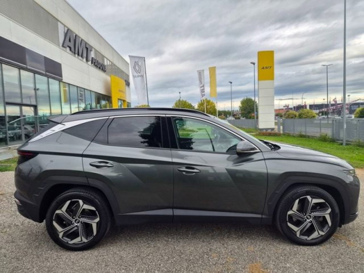 Hyundai Tucson 1.6 hev Exellence 4wd auto (2)
