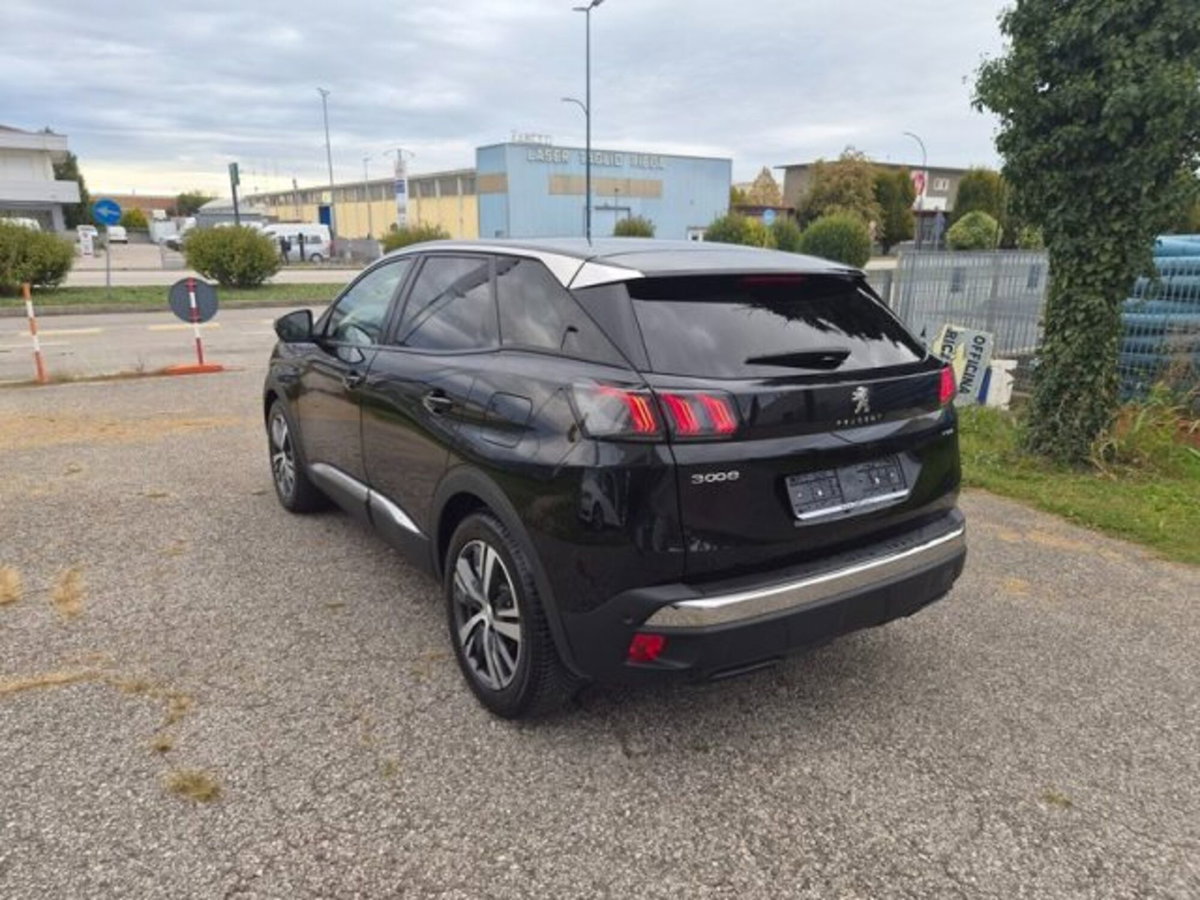 Peugeot 3008 Hybrid 225 e-EAT8 Allure Pack (4)
