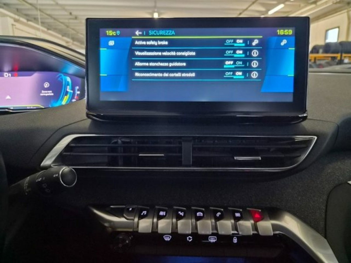 Peugeot 3008 Hybrid 225 e-EAT8 Allure Pack (8)