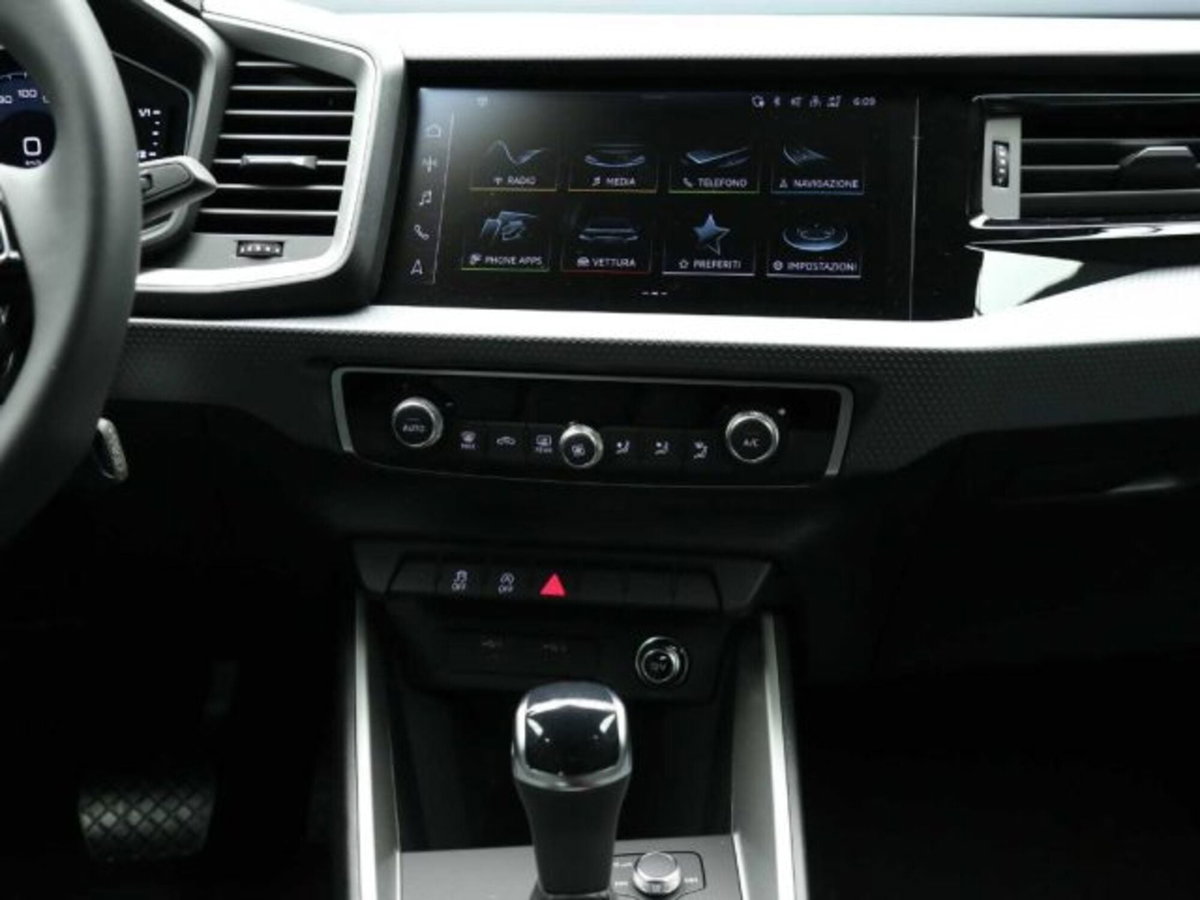 Audi A1 Sportback 30 TFSI S tronic S line edition (9)