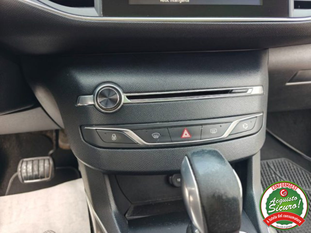 Peugeot 308 SW BlueHDi 120 S&S EAT6 Business (14)