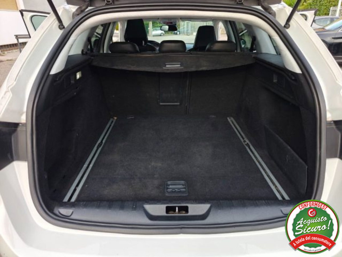 Peugeot 308 SW BlueHDi 120 S&S EAT6 Business (18)