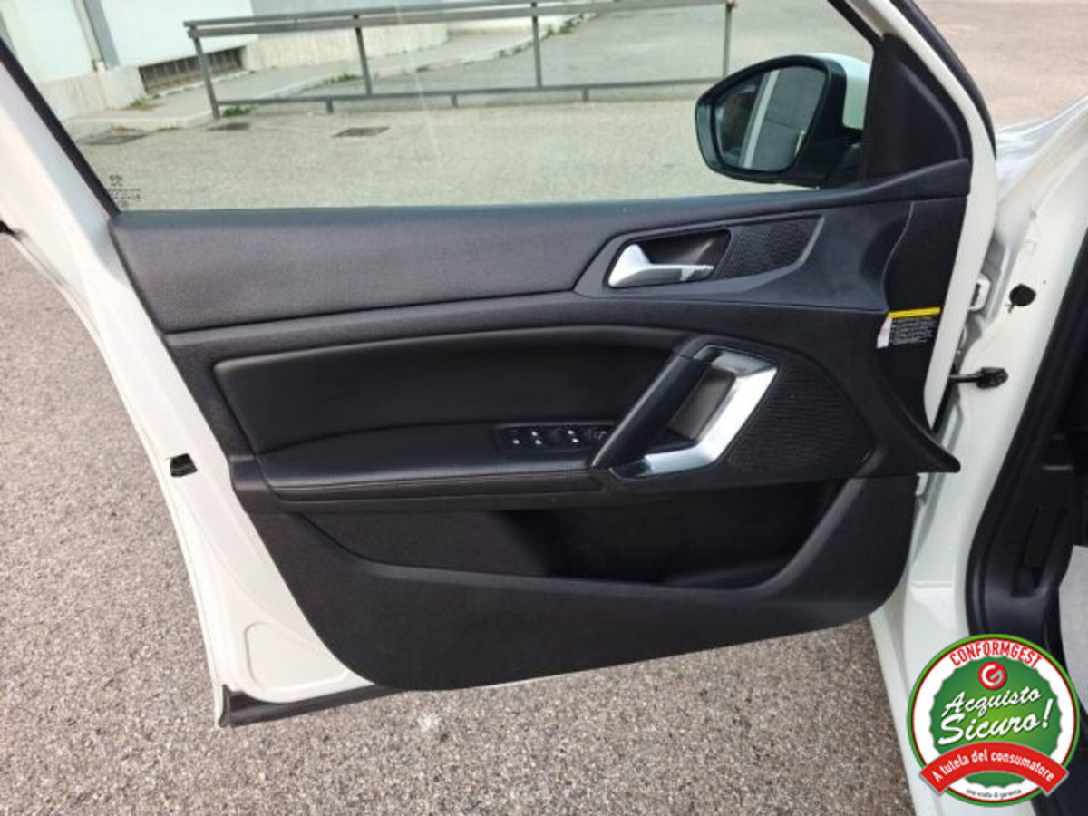 Peugeot 308 SW BlueHDi 120 S&S EAT6 Business (7)