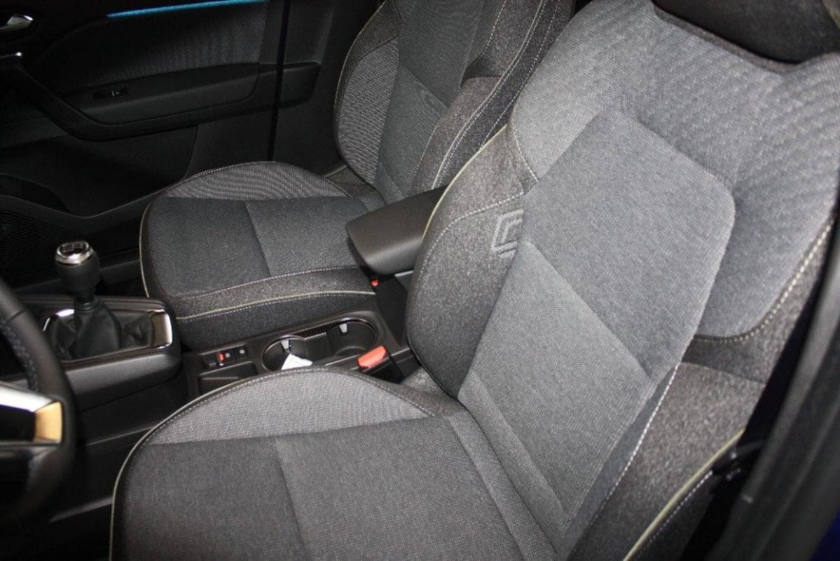 Renault Captur 1.2 eco-g Techno 120cv (8)