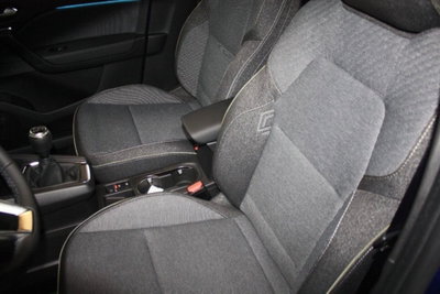 Renault Captur 1.2 eco-g Techno 120cv (8)