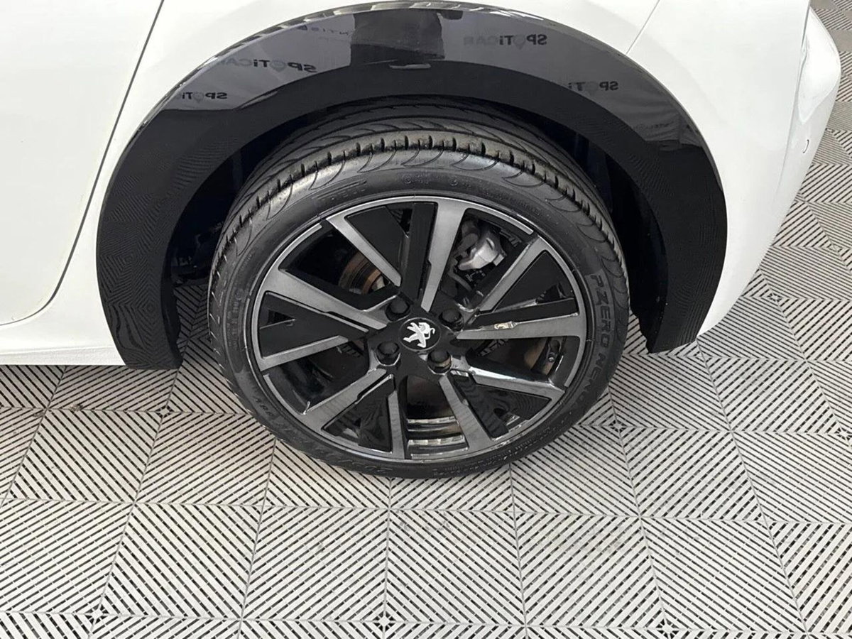 Peugeot 208 PureTech 100 Stop&Start 5 porte GT (8)