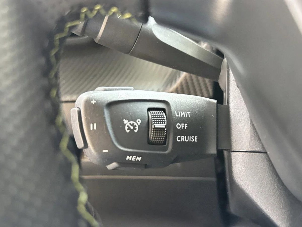 Peugeot 208 motore elettrico 136 CV 5 porte GT Pack (15)