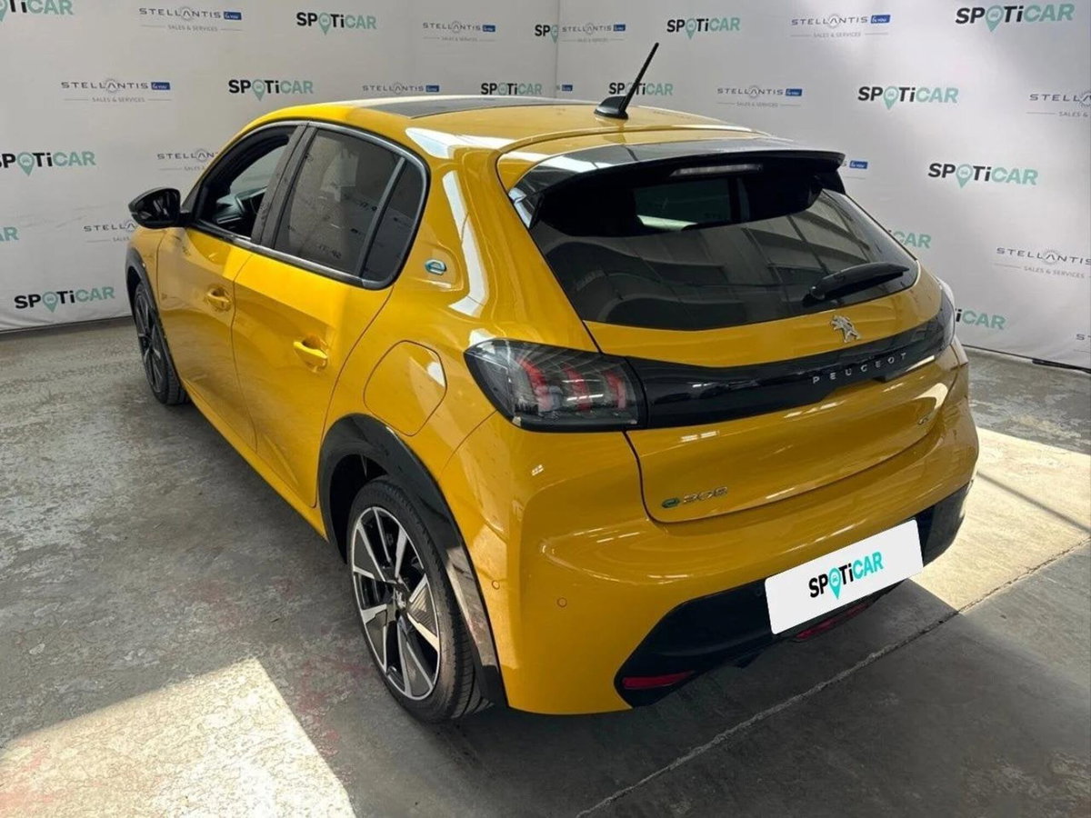 Peugeot 208 motore elettrico 136 CV 5 porte GT Pack (3)
