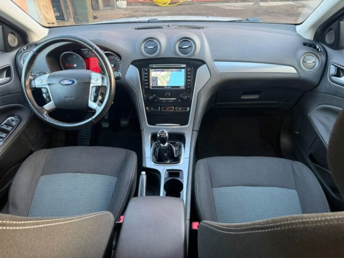 Ford Mondeo Station Wagon 2.0 TDCi 140 CV Station Wagon Nav Edition (14)