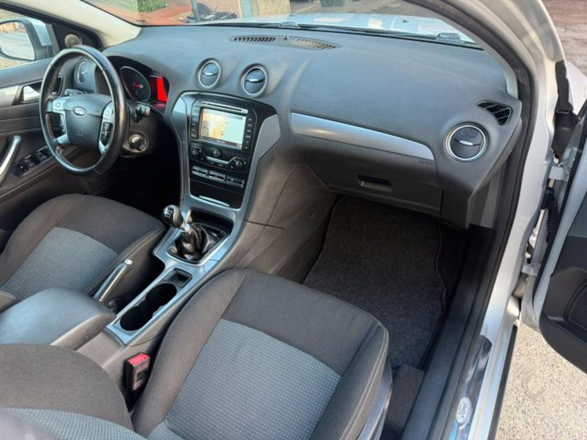 Ford Mondeo Station Wagon 2.0 TDCi 140 CV Station Wagon Nav Edition (15)