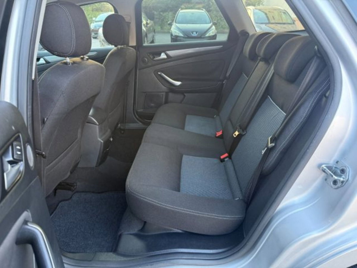 Ford Mondeo Station Wagon 2.0 TDCi 140 CV Station Wagon Nav Edition (17)
