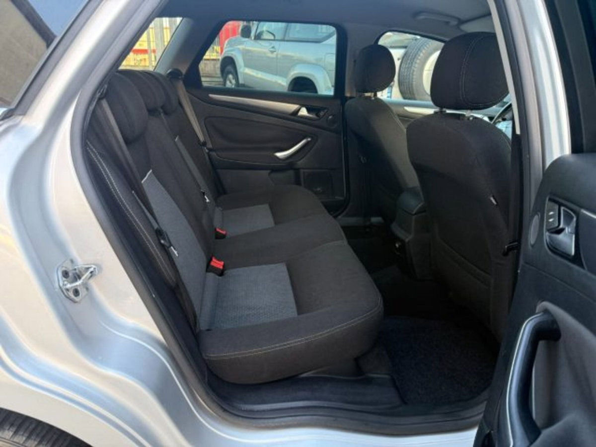 Ford Mondeo Station Wagon 2.0 TDCi 140 CV Station Wagon Nav Edition (18)