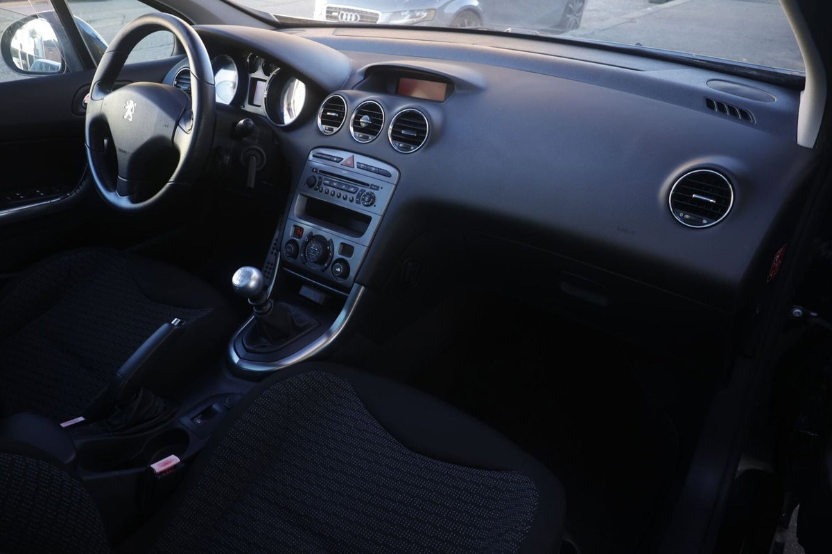 Peugeot 308 SW 1.6 THP 175CV Ciel GT (9)