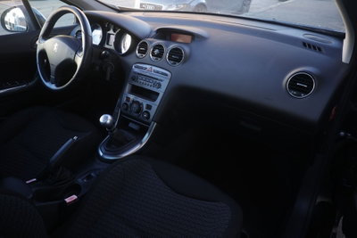 Peugeot 308 SW 1.6 THP 175CV Ciel GT (9)