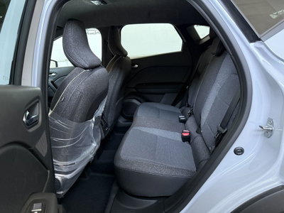 Renault Captur 1.2 eco-g Techno 120cv (8)