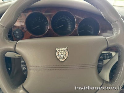 Jaguar XJ 4.0 cat Executive (6)