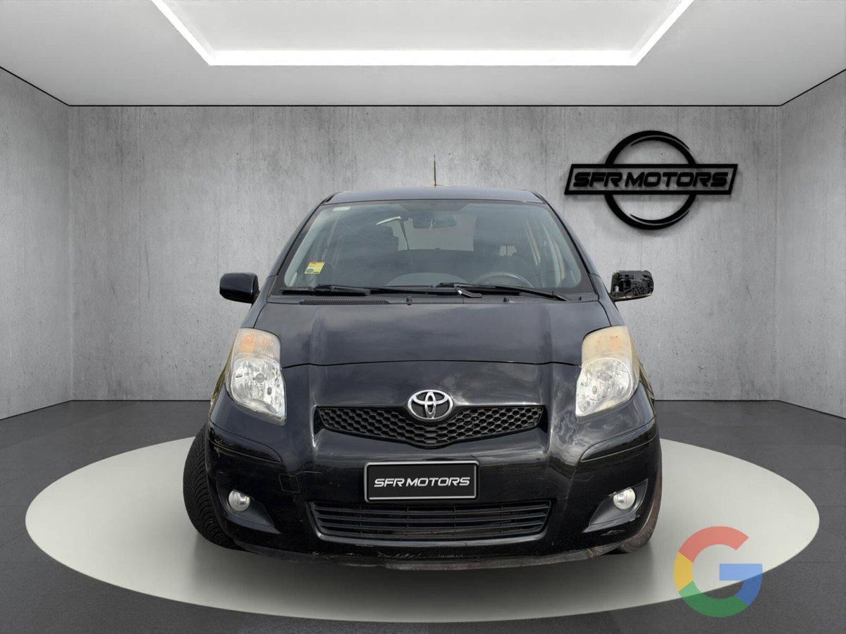 Toyota Yaris 1.3 5 porte (2)