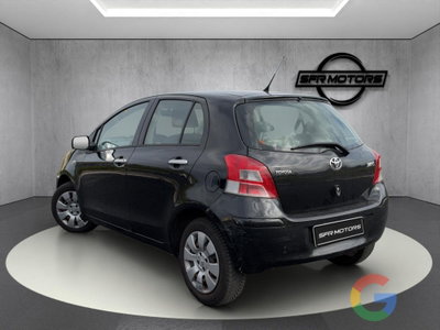 Toyota Yaris 1.3 5 porte (5)
