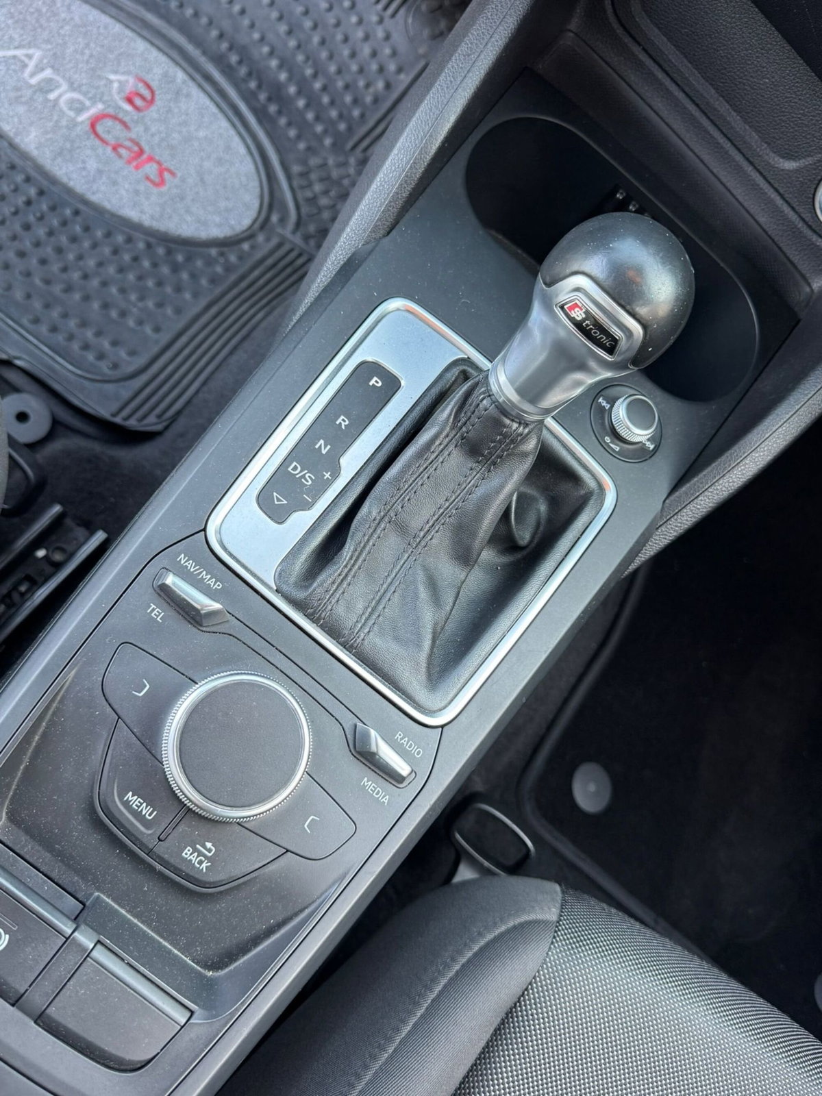 Audi Q2 Q2 30 TDI Business (14)