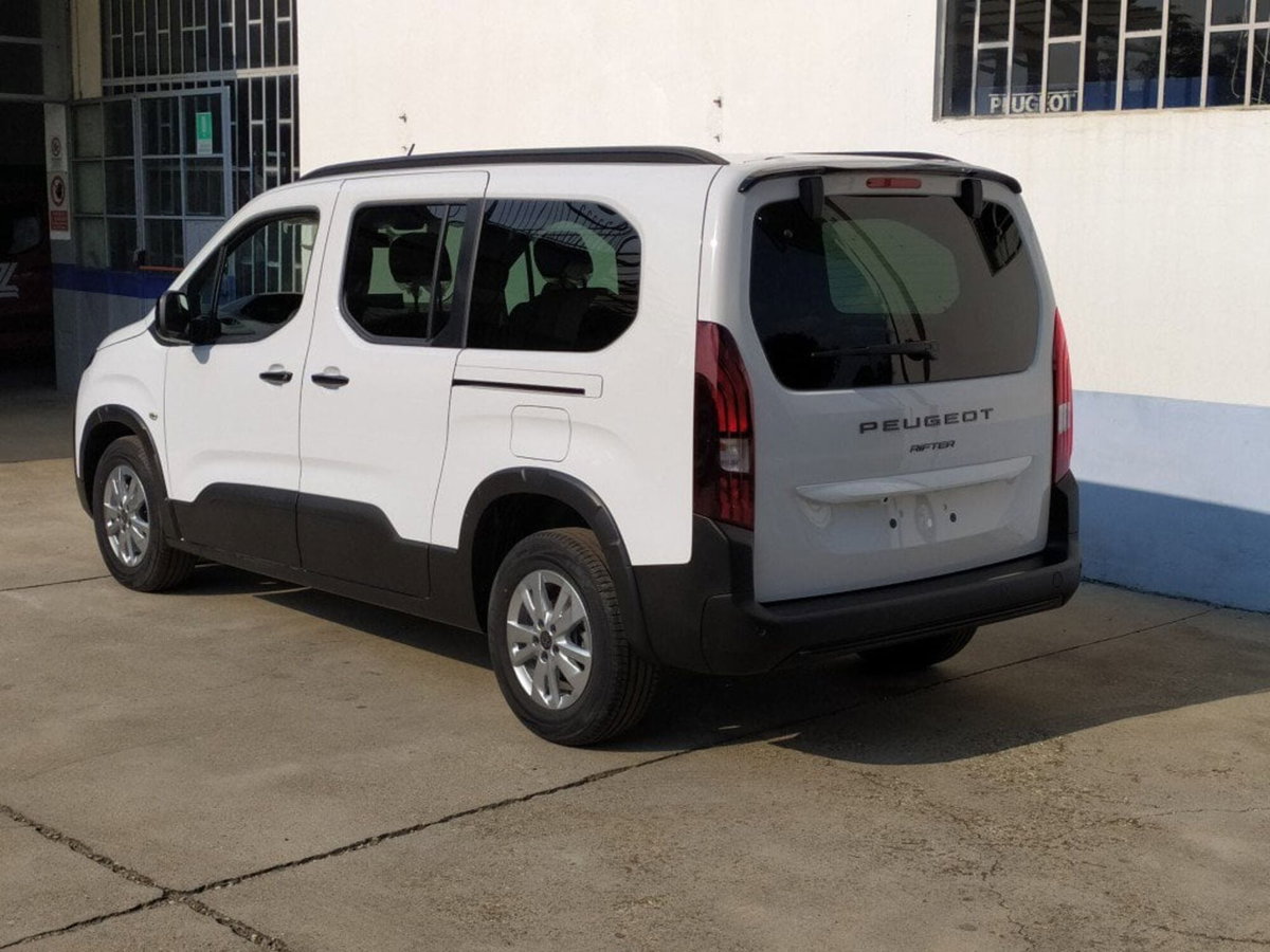 Peugeot Rifter BlueHDi 100 Allure Standard (14)