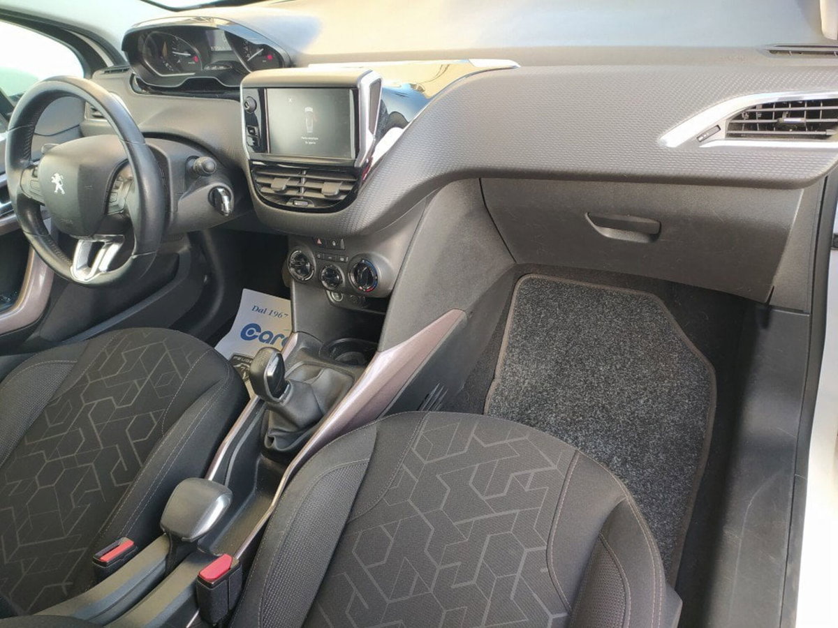 Peugeot 2008 100 Active (18)