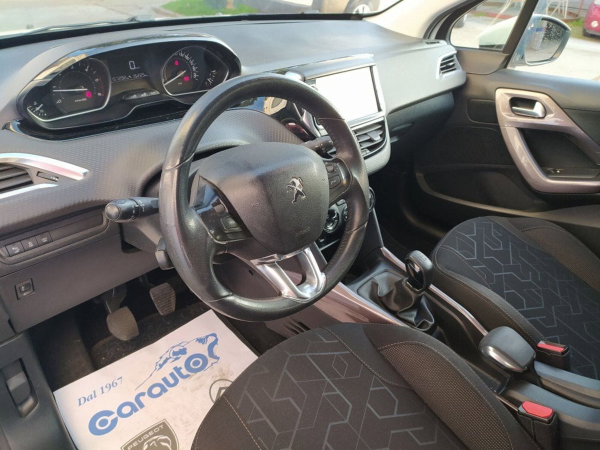 Peugeot 2008 100 Active (4)