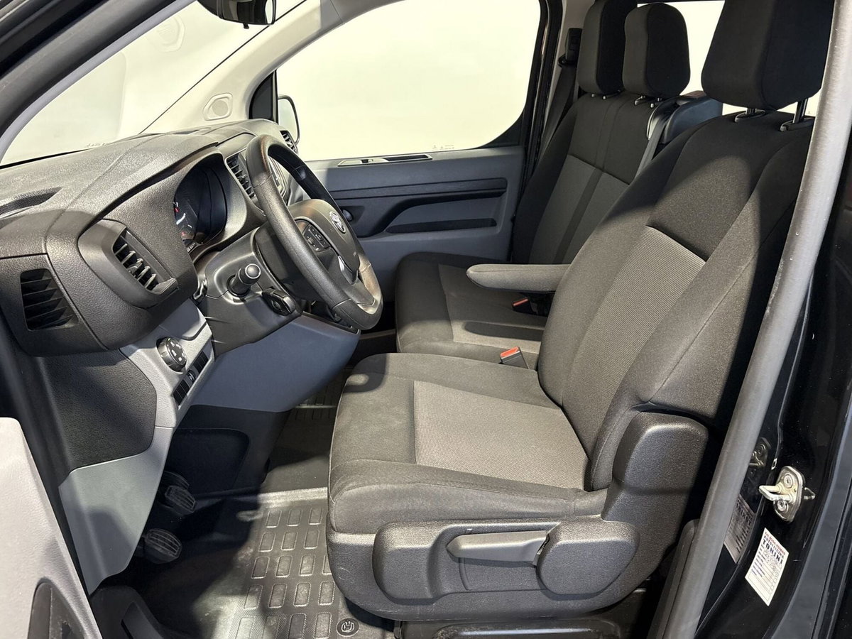 Toyota Proace Verso Verso 2.0D 14CV L2 D Lounge (11)