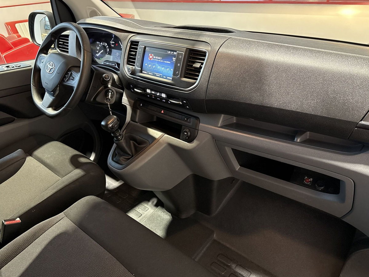 Toyota Proace Verso Verso 2.0D 14CV L2 D Lounge (18)