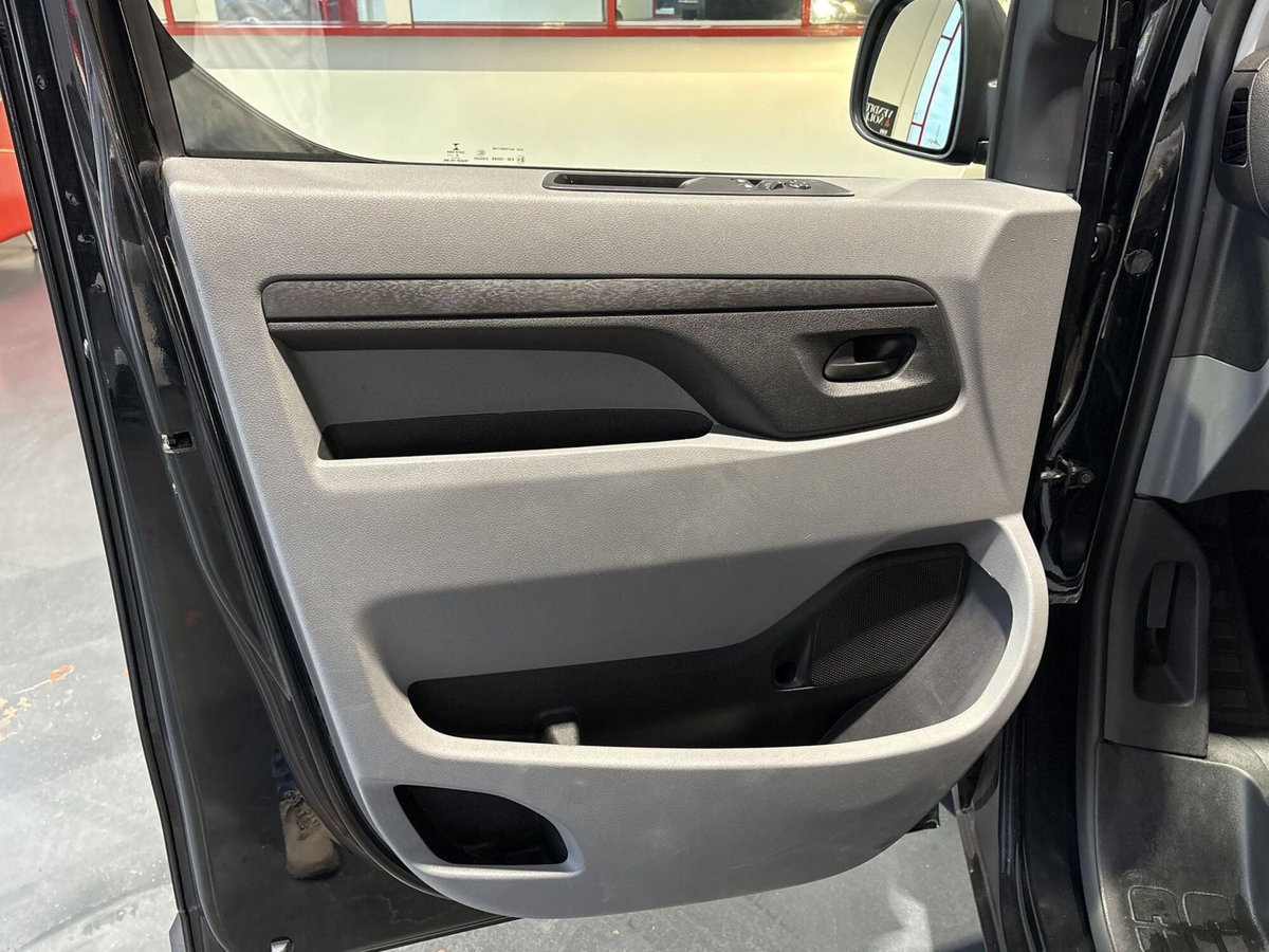 Toyota Proace Verso Verso 2.0D 14CV L2 D Lounge (19)