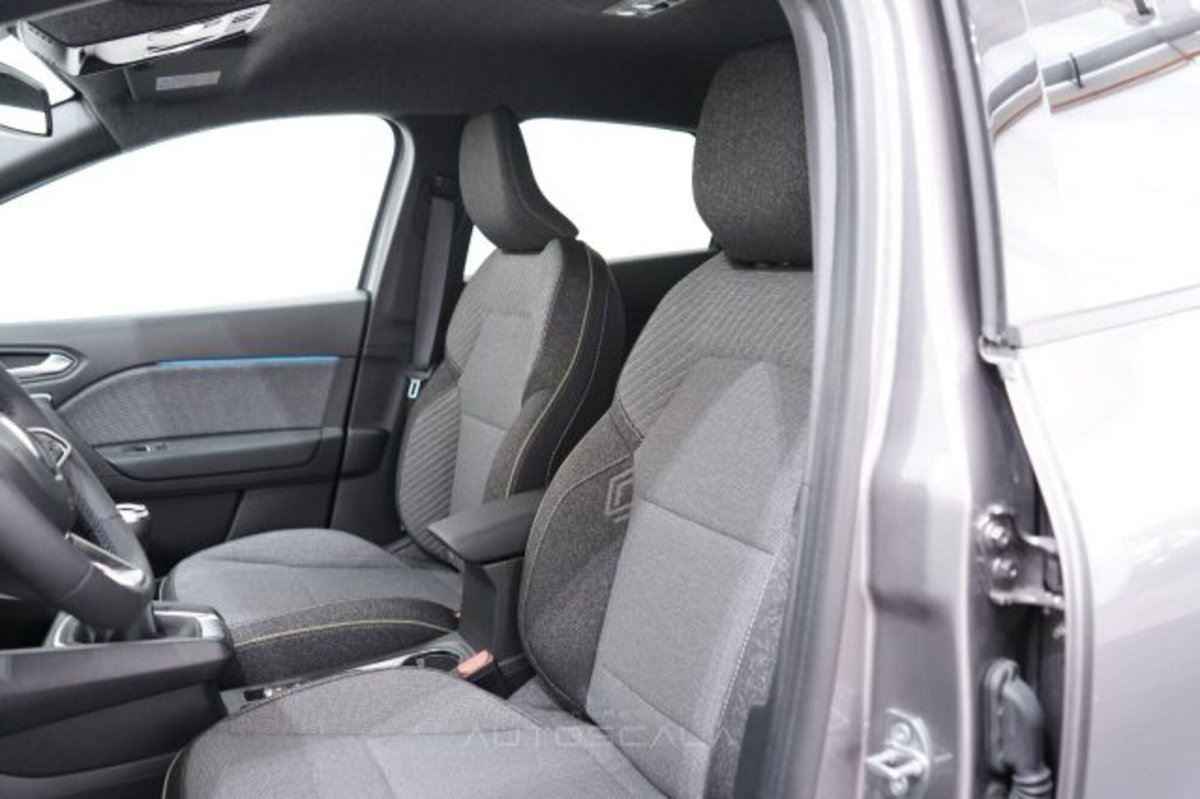 Renault Captur 1.2 eco-g Techno 120cv (11)