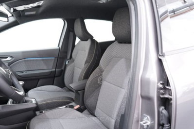 Renault Captur 1.2 eco-g Techno 120cv (11)