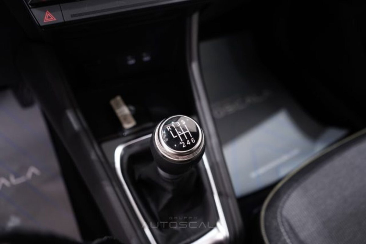 Renault Captur 1.2 eco-g Techno 120cv (18)