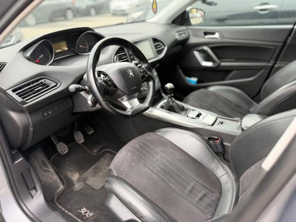Peugeot 308 BlueHDi 150 S&S Allure (8)