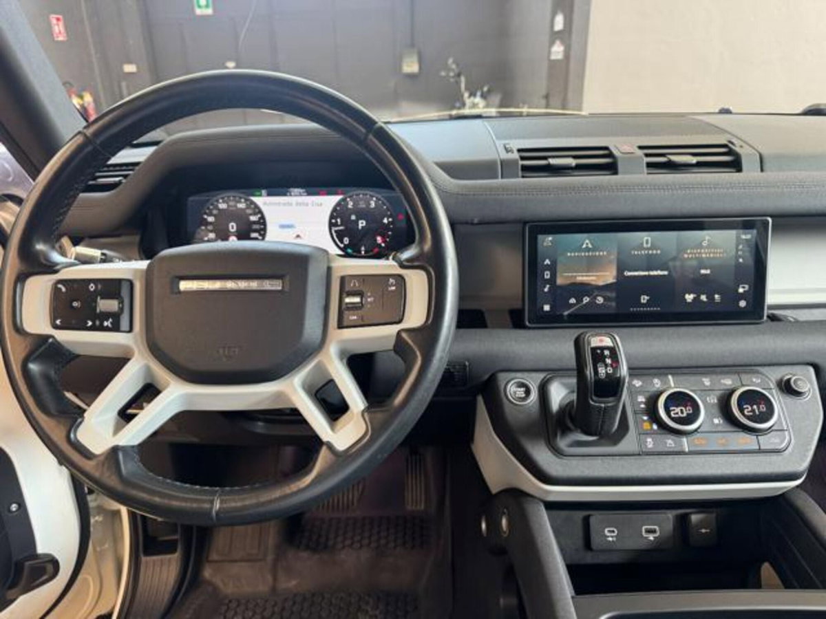 Land Rover Defender 110 2.0 SD4 AWD Auto SE (7)
