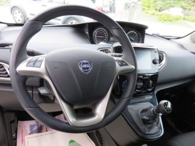 Lancia Ypsilon 1.0 FireFly 5 porte S&S Hybrid Gold Plus (7)