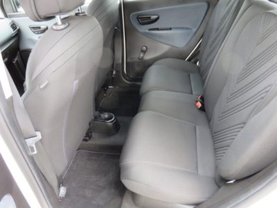 Lancia Ypsilon 1.0 FireFly 5 porte S&S Hybrid Gold Plus (8)