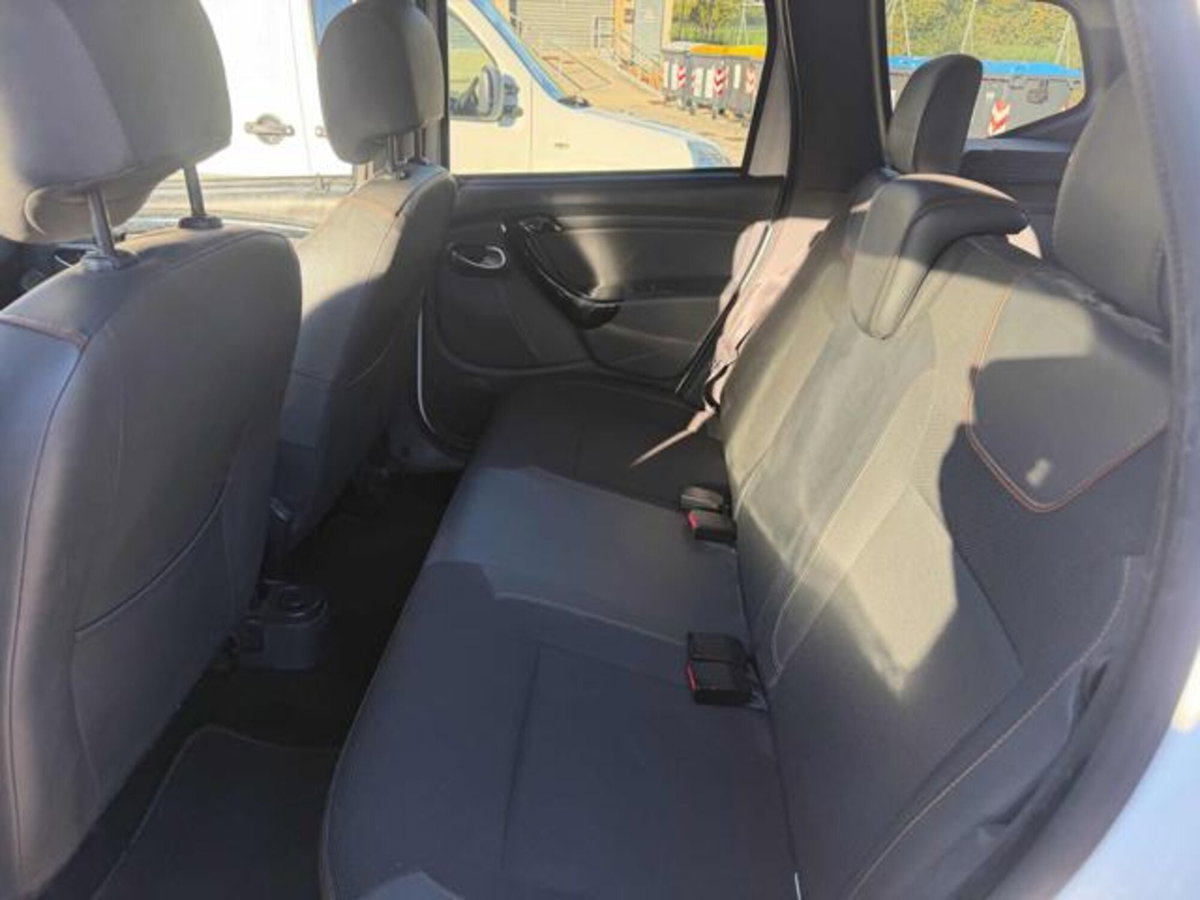 Dacia Duster 1.2 TCe 125 CV S&S 4x2 Serie Speciale Brave (14)