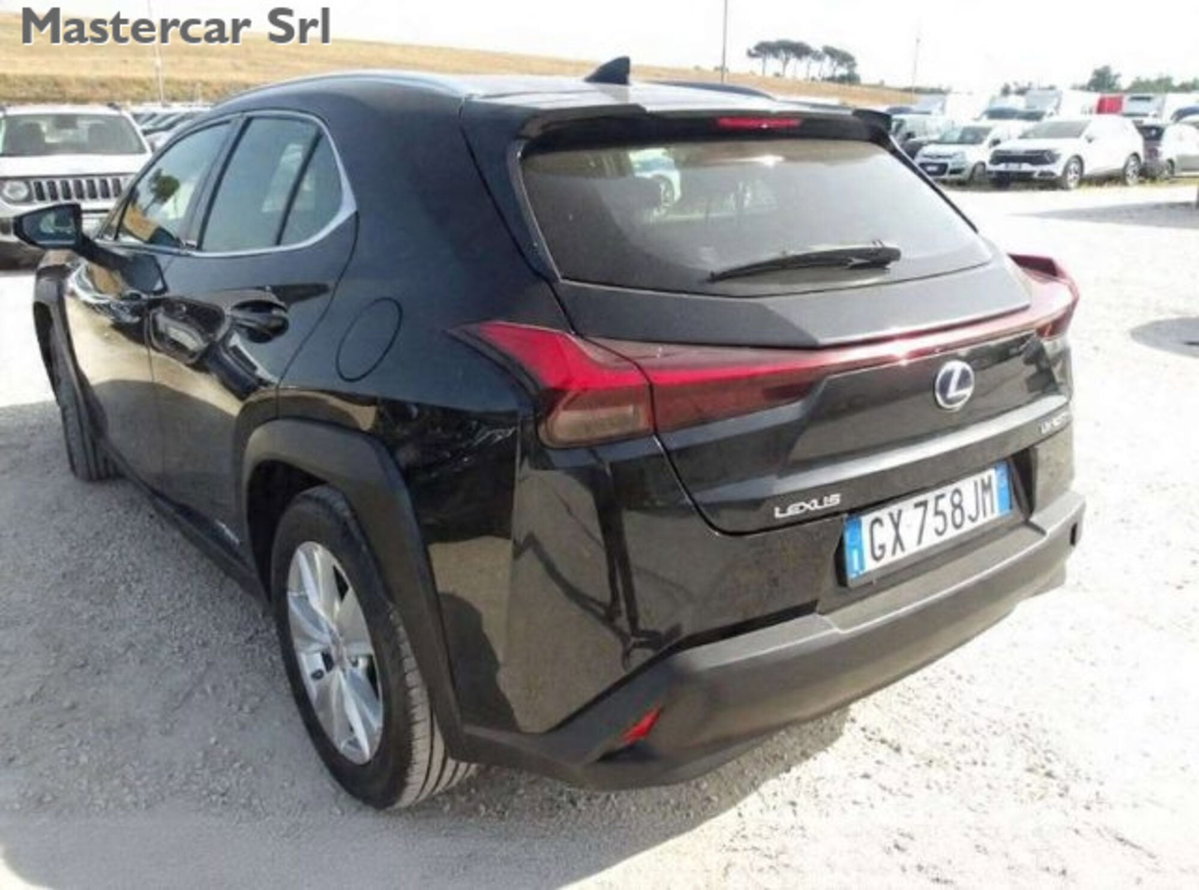 Lexus UX Hybrid Business (3)