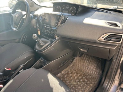 Lancia Ypsilon 1.0 FireFly 5 porte S&S Hybrid Gold Plus (6)
