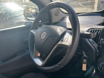 Lancia Ypsilon 1.0 FireFly 5 porte S&S Hybrid Gold Plus (8)